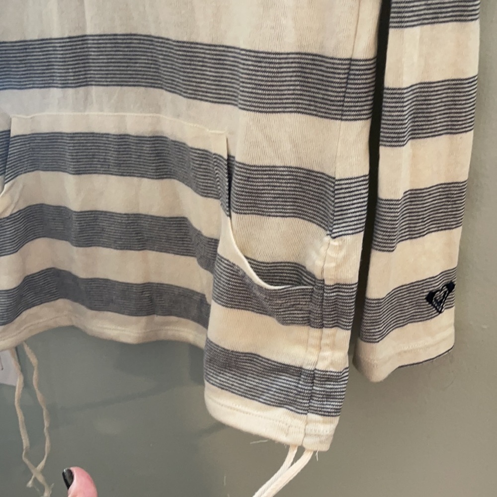 Cute Roxy pull over - Picture 14 of 16